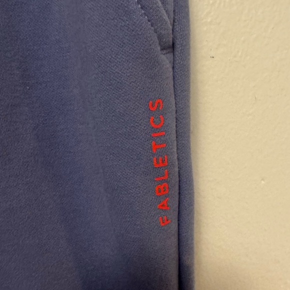 Fabletics Eco Go-To Classic Sweatpants in Belleflower and Strawberry Size Small - Picture 10 of 17